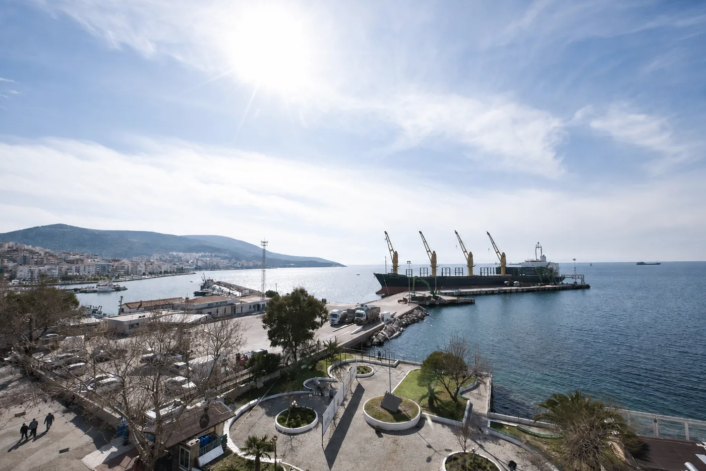 Bulk carrier at the Dikili Port quay with shore cranes